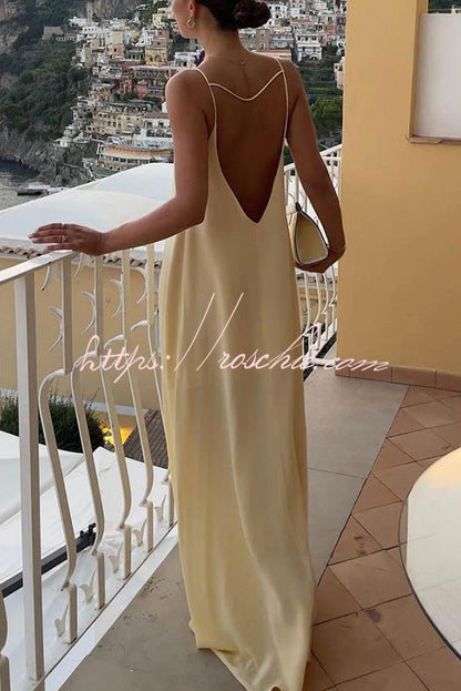 Beautifully Finished Dress in a Timeless Design