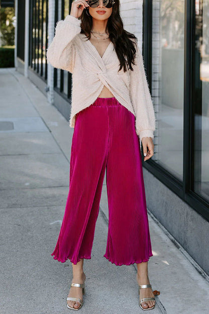 Effortlessly Elegant Pants with a Timeless Design