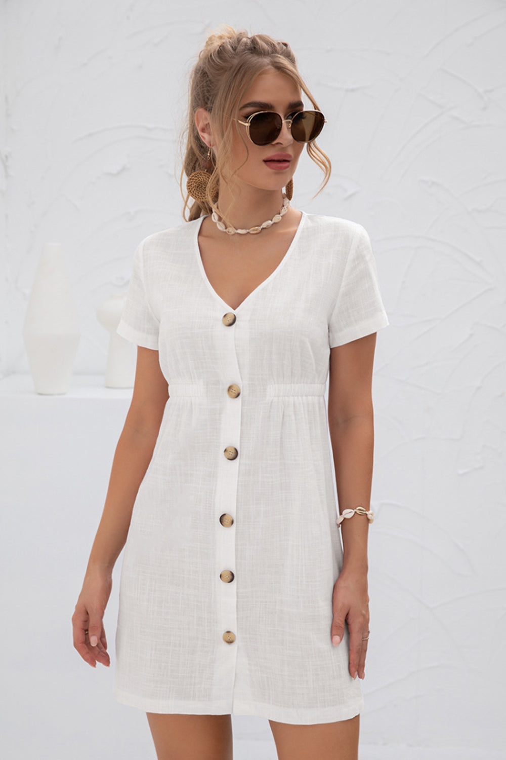 Beautifully Finished Dress in a Timeless Design
