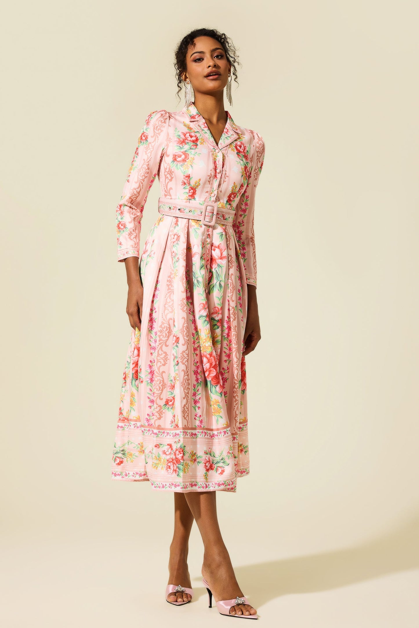 Classic Vintage Dress with a Flattering Fit