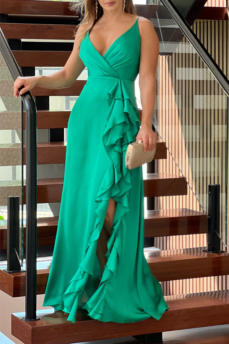 Gracefully Styled Dress for Any Occasion