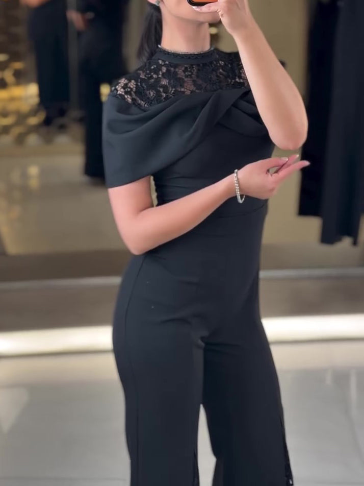 Gracefully Styled Garment for Any Occasion