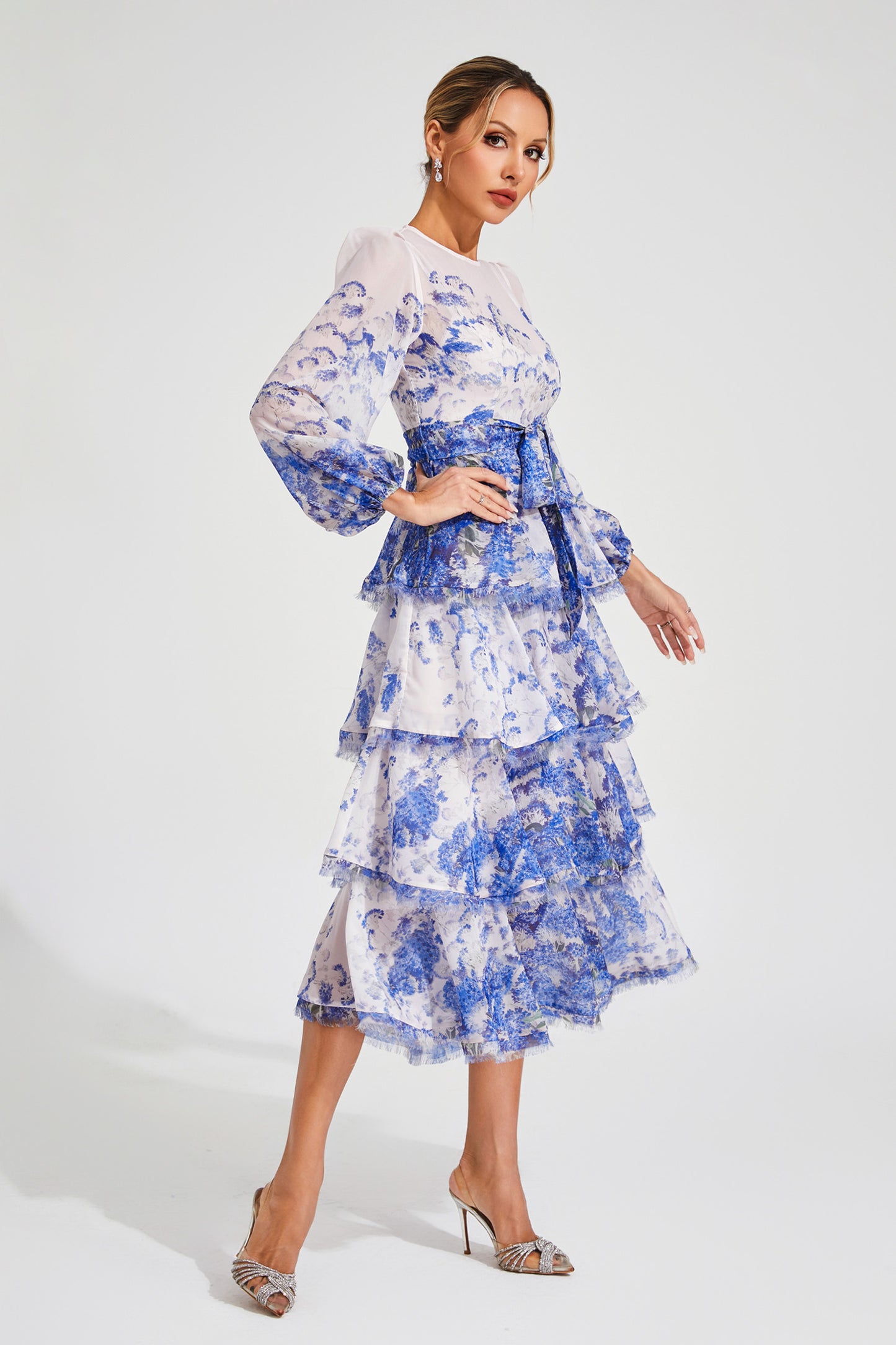 Beautifully Finished Dress in a Timeless Design