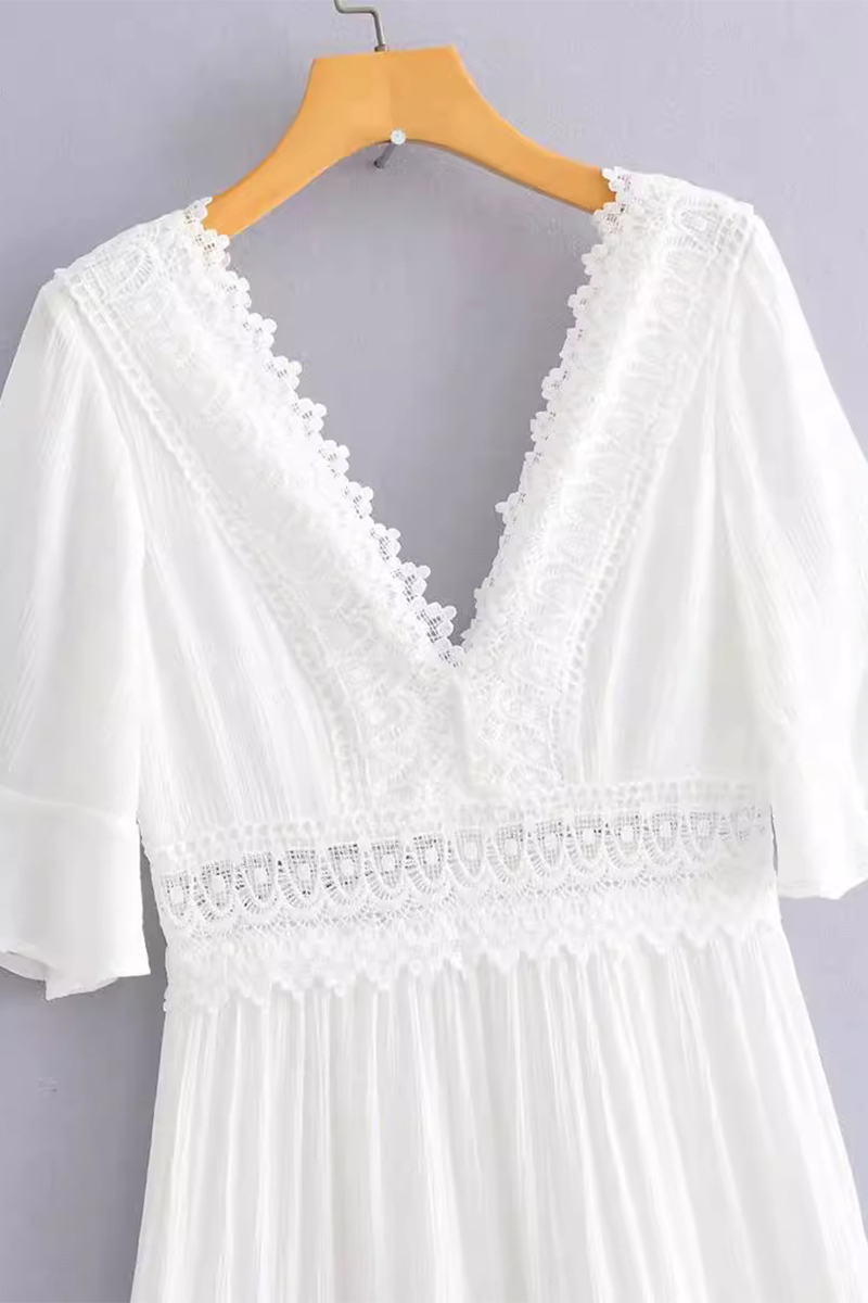 Beautifully Crafted Dress in a Classic Style