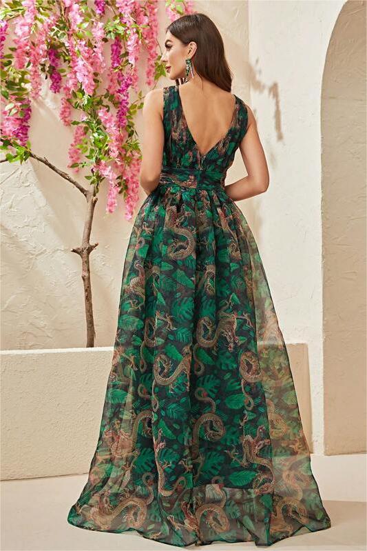 Classic Vintage Dress with a Flattering Fit
