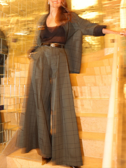 Classic Vintage Jacket with a Flattering Fit