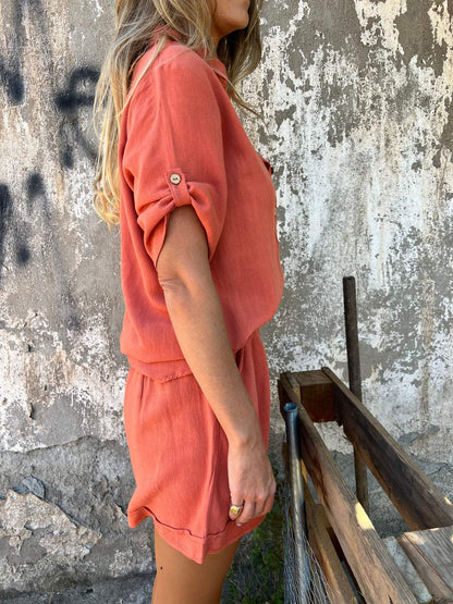 Effortlessly Elegant Shirt with a Timeless Design