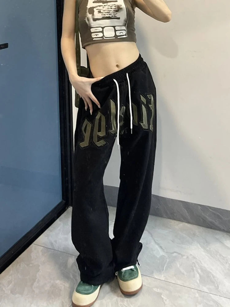 Beautifully Finished Pants in a Timeless Design