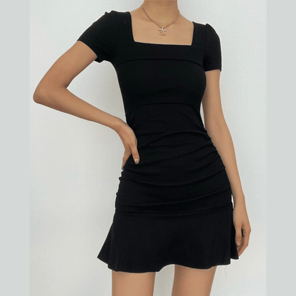Effortlessly Elegant Dress with a Timeless Design
