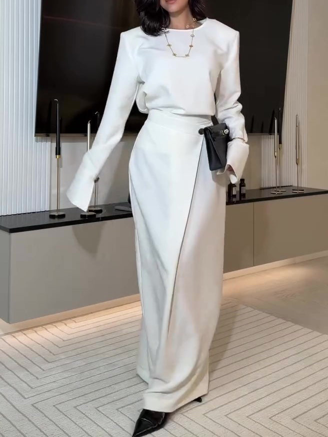 Well Tailored Top with a Graceful Silhouette