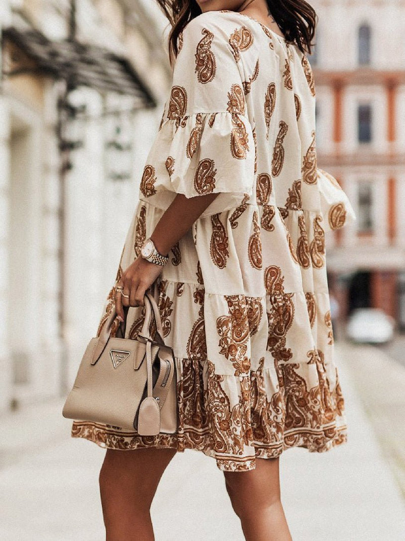 Beautifully Finished Dress in a Timeless Design