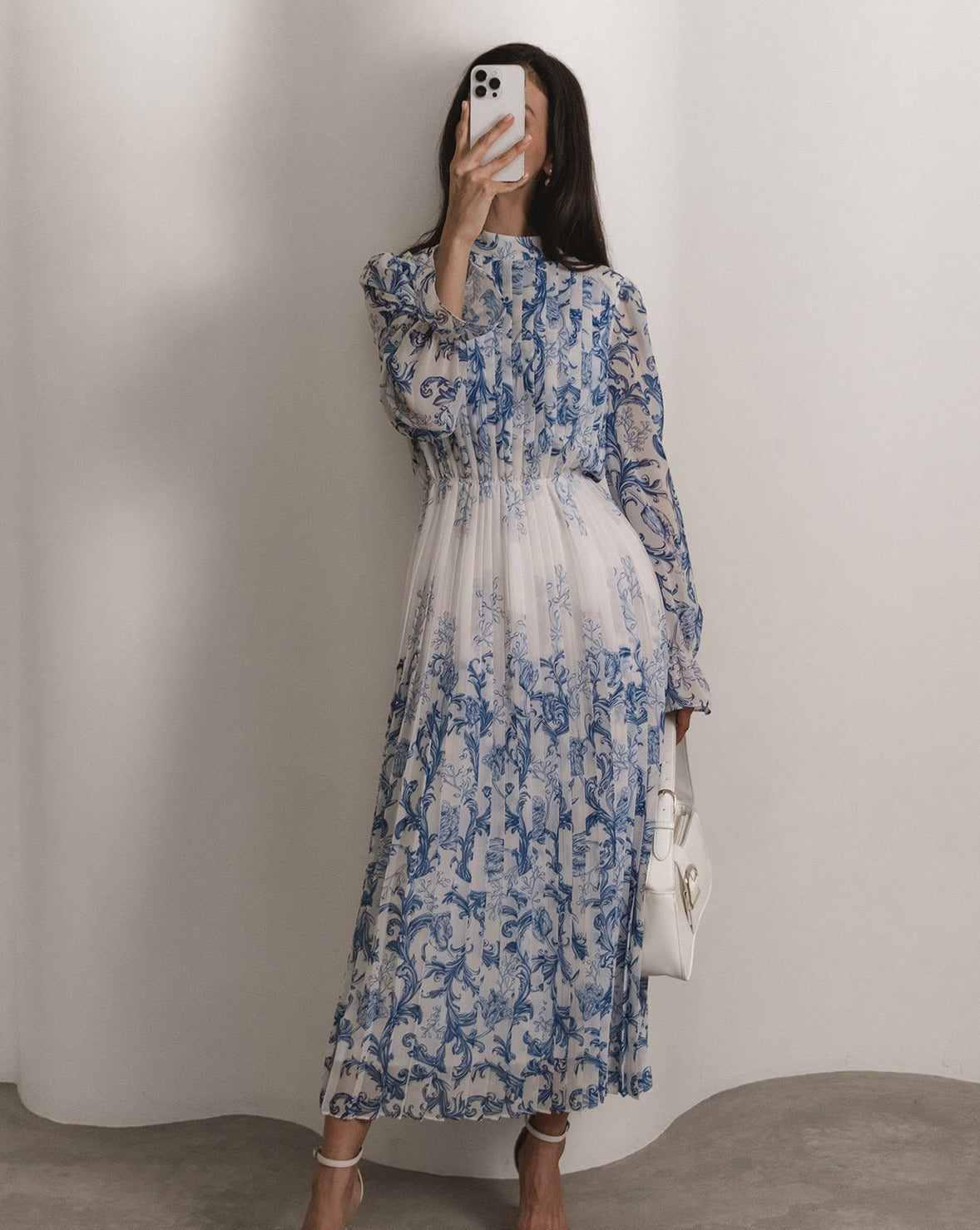 Classic Vintage Dress with a Flattering Fit