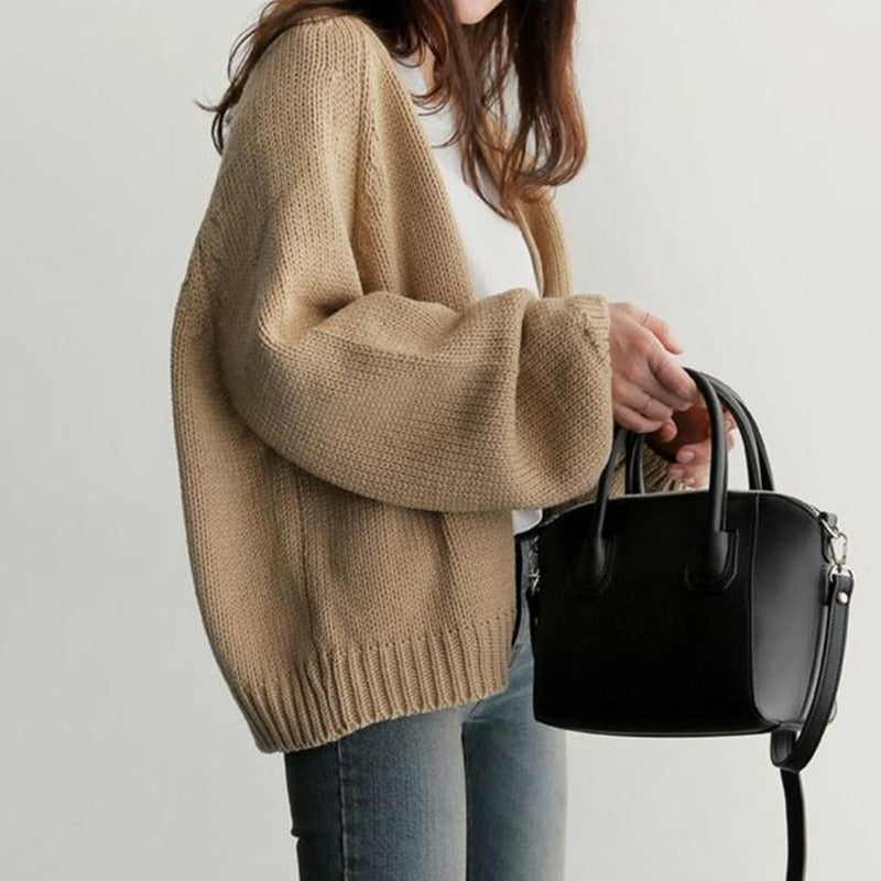 Elegantly Styled Cardigan for Everyday Wear