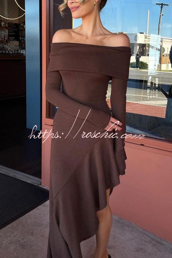 Well Tailored Dress with a Graceful Silhouette