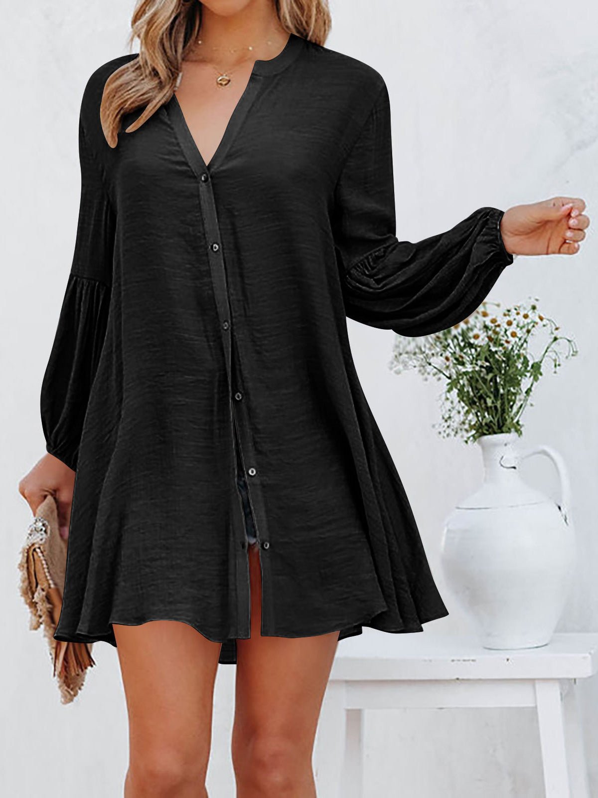 Effortlessly Elegant Dress with a Timeless Design