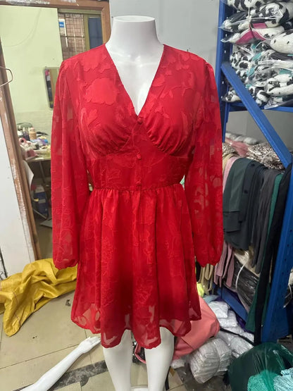 Beautifully Finished Dress in a Timeless Design
