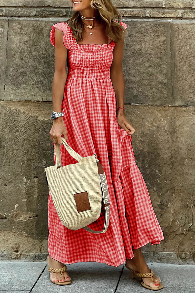 Beautifully Finished Dress in a Timeless Design