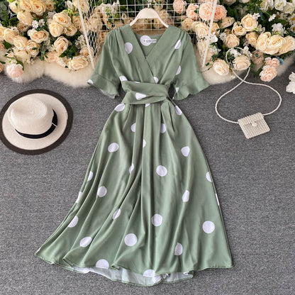 Classic Vintage Dress with a Flattering Fit