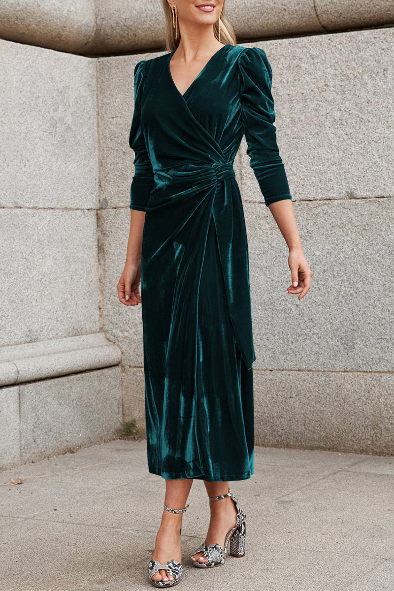 A Vintage Style Dress with Delicate Timeless Details