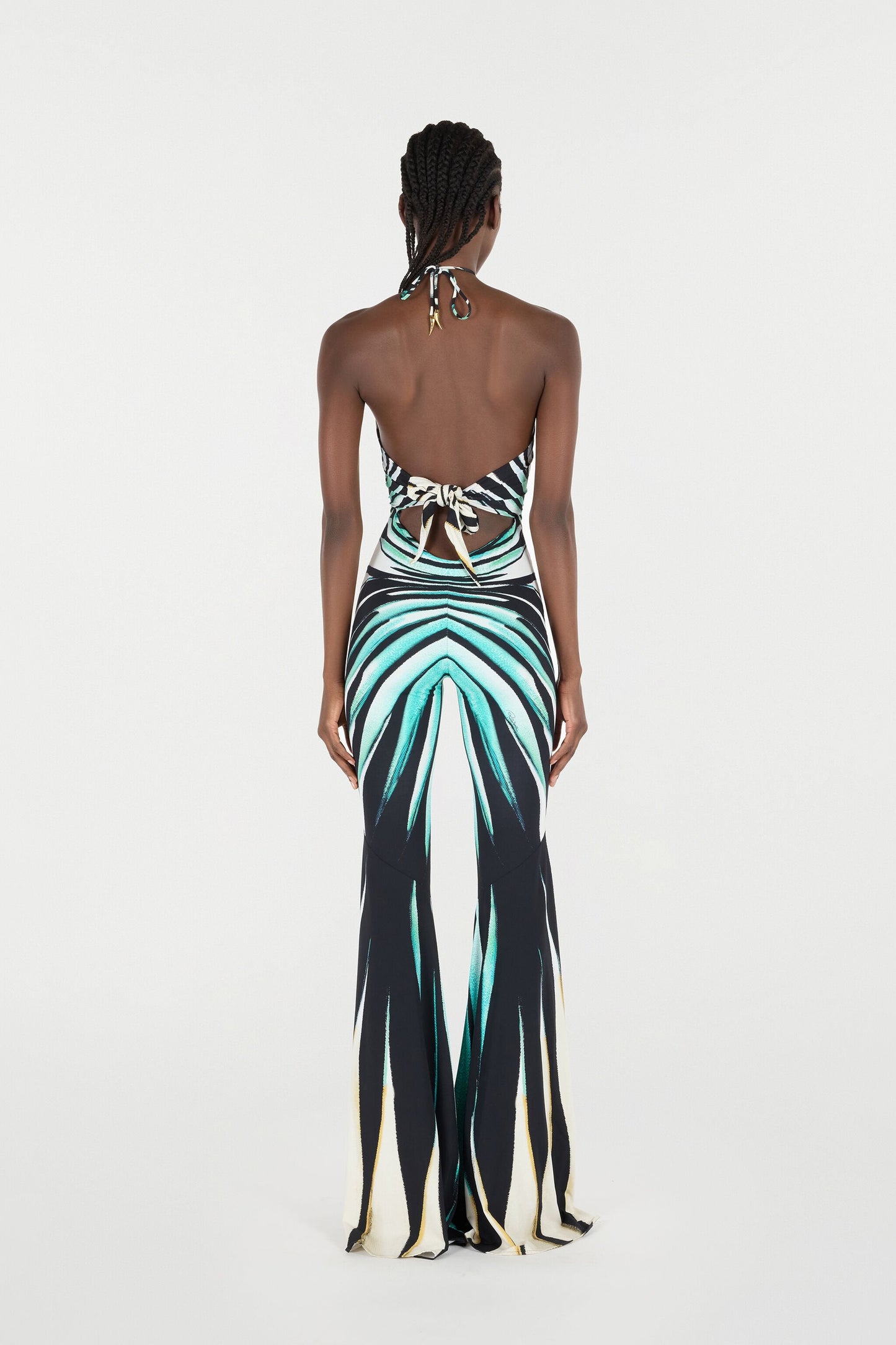 Gracefully Styled Garment for Any Occasion