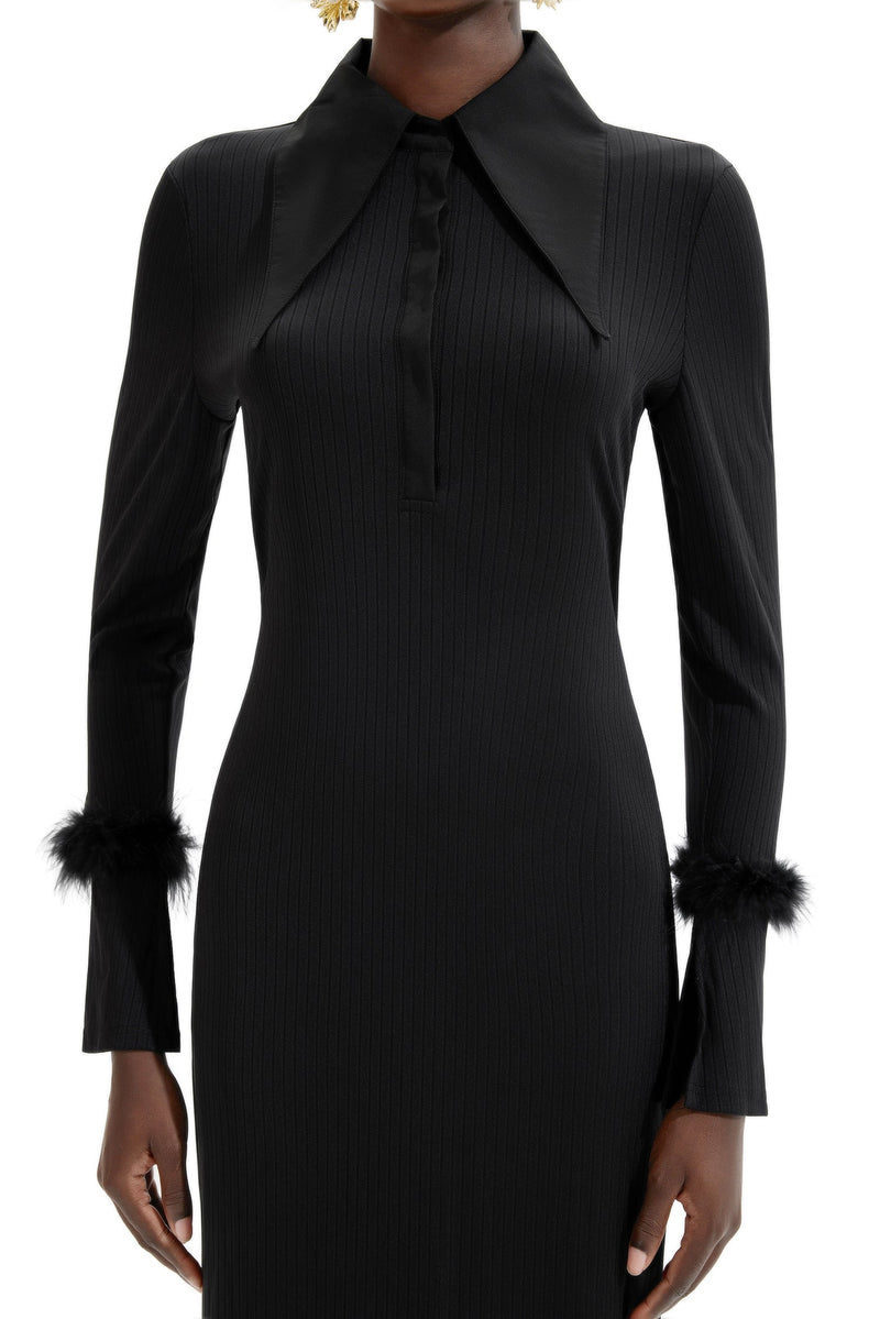 Beautifully Finished Dress in a Timeless Design