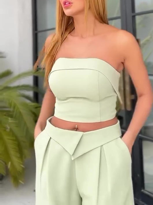 Well Tailored Pants with a Graceful Silhouette