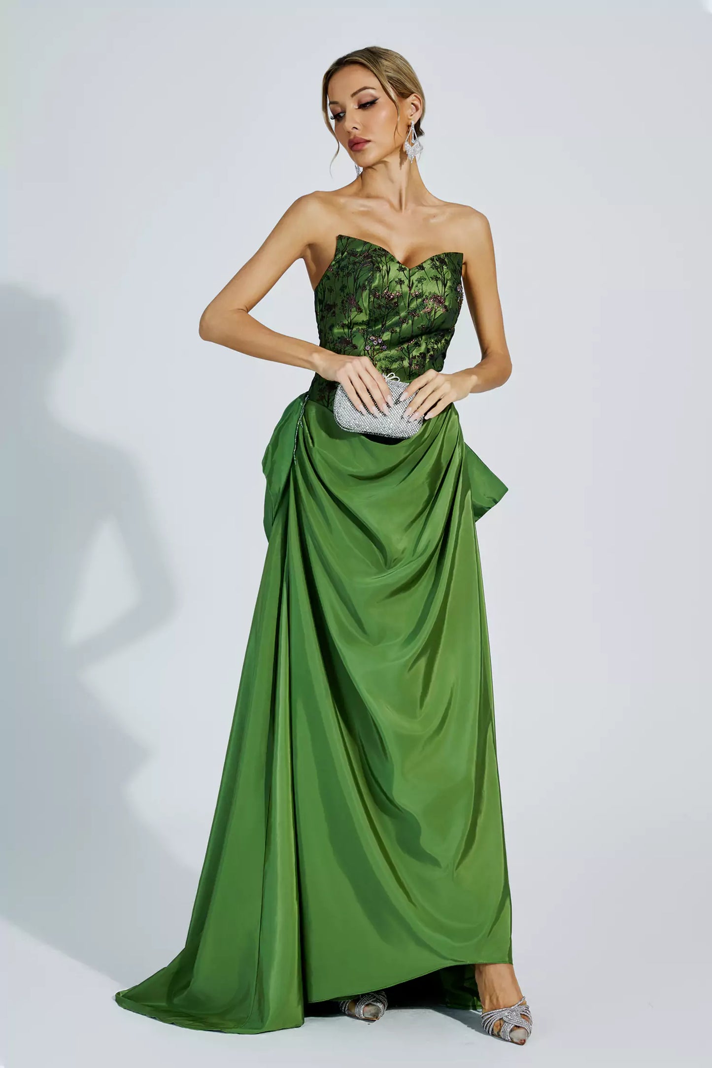 Beautifully Crafted Dress in a Classic Style