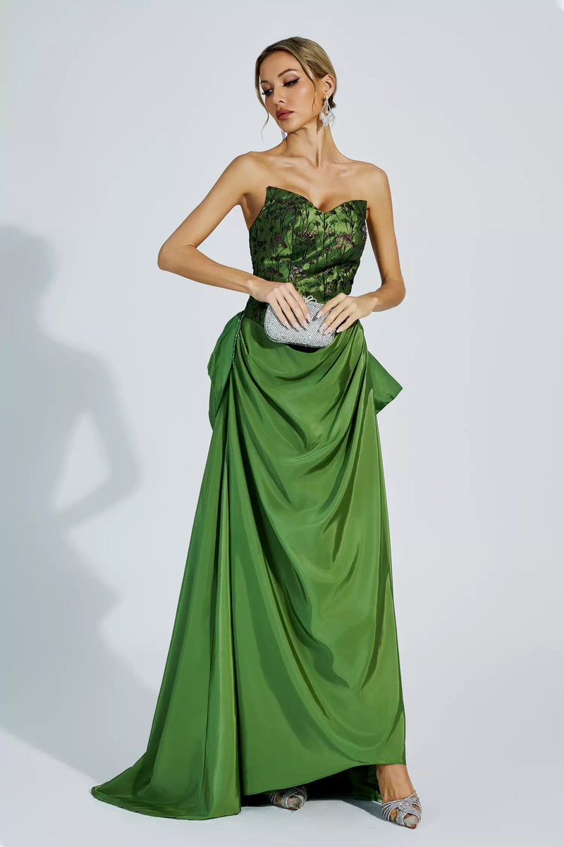 Beautifully Crafted Dress in a Classic Style