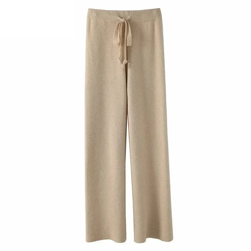 Classic Vintage Pants with a Flattering Fit