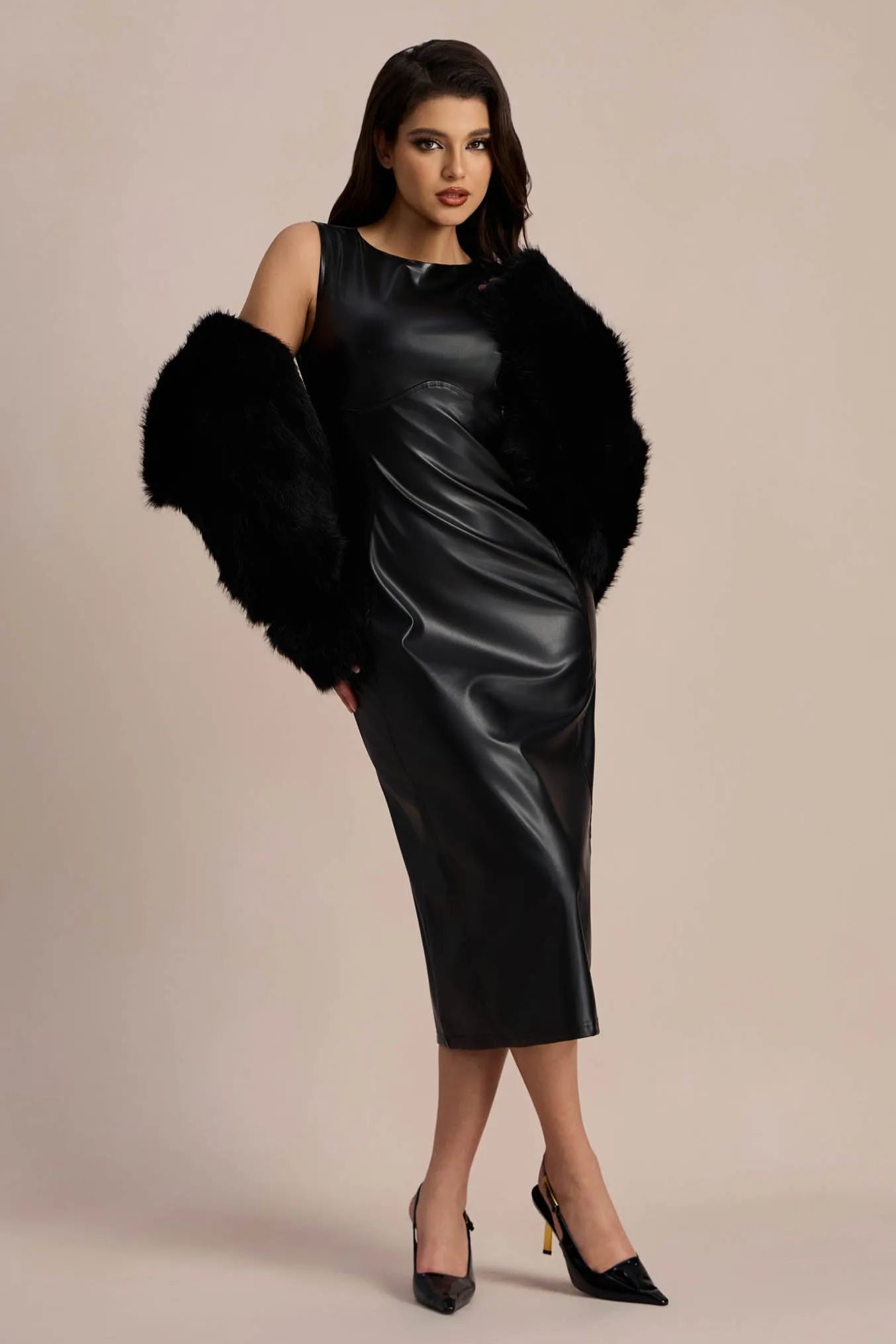 Effortlessly Elegant Dress with a Timeless Design