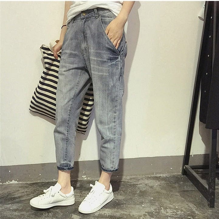 Effortlessly Elegant Pants with a Timeless Design