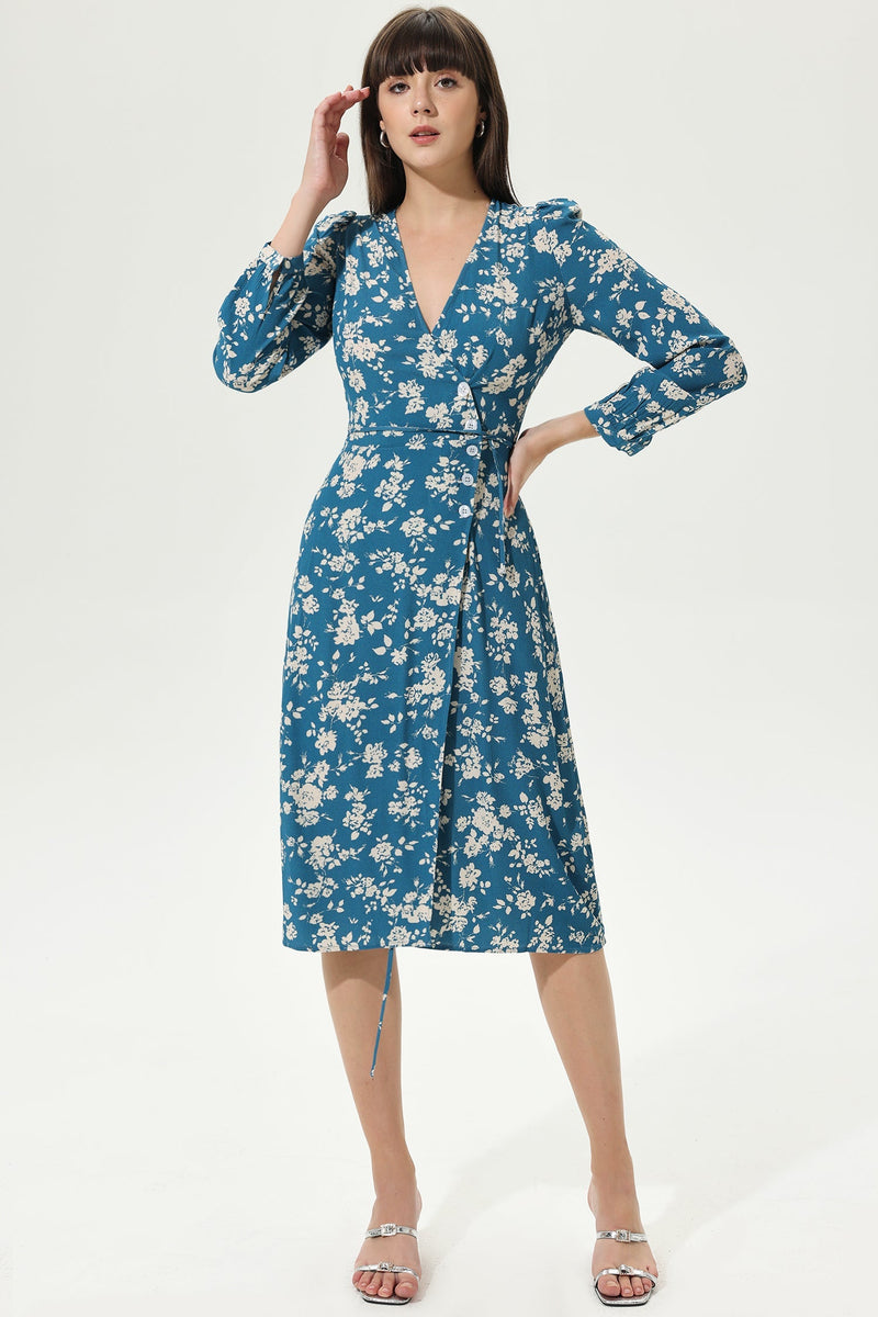 Sophisticated Dress with a Clean Classic Look