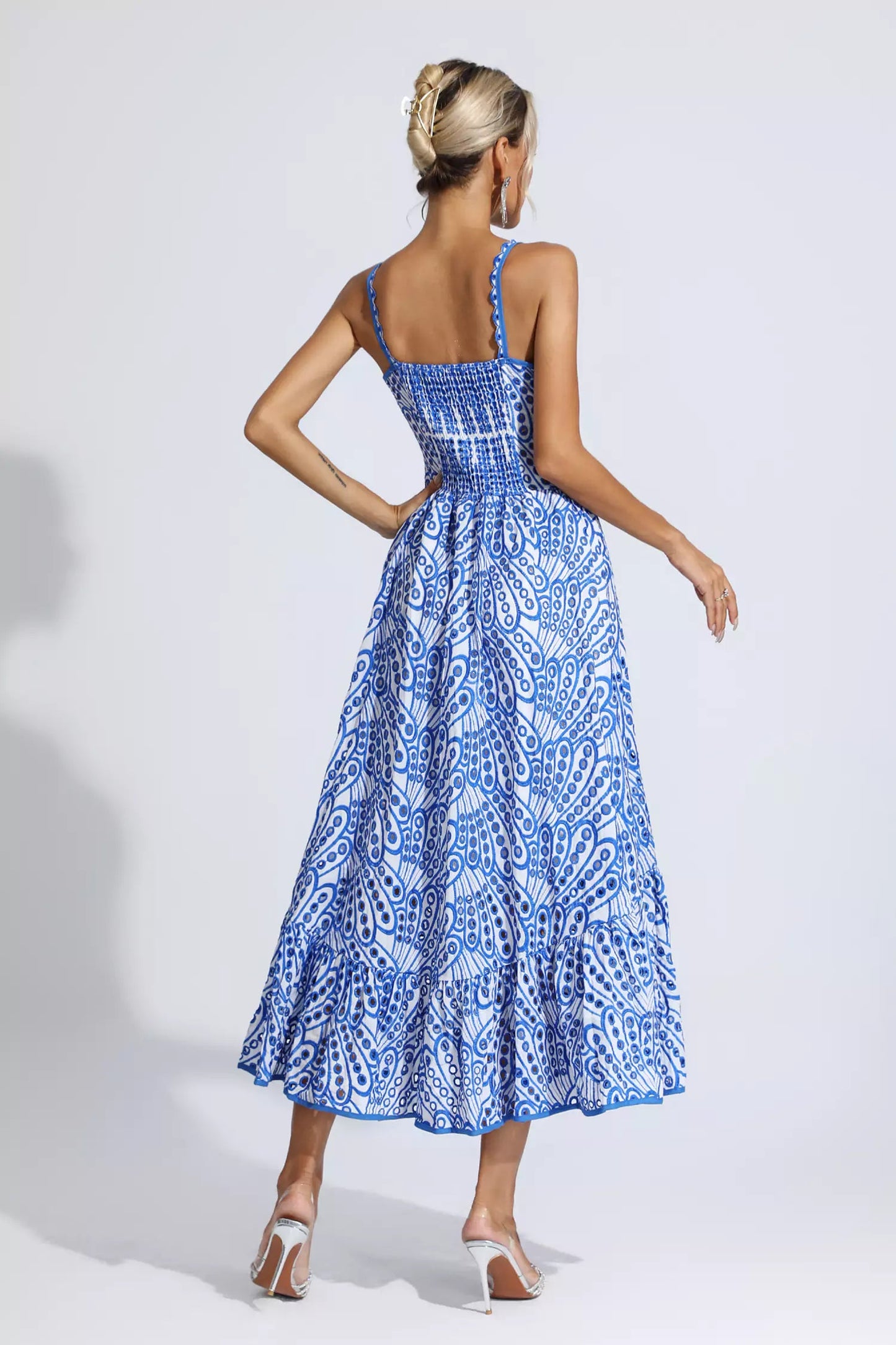 Classic Vintage Dress with a Flattering Fit