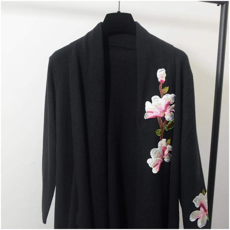 Effortlessly Elegant Cardigan with a Timeless Design