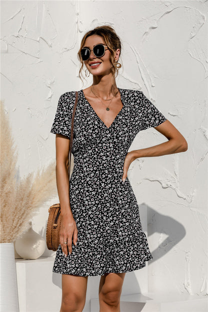 Beautifully Finished Dress in a Timeless Design