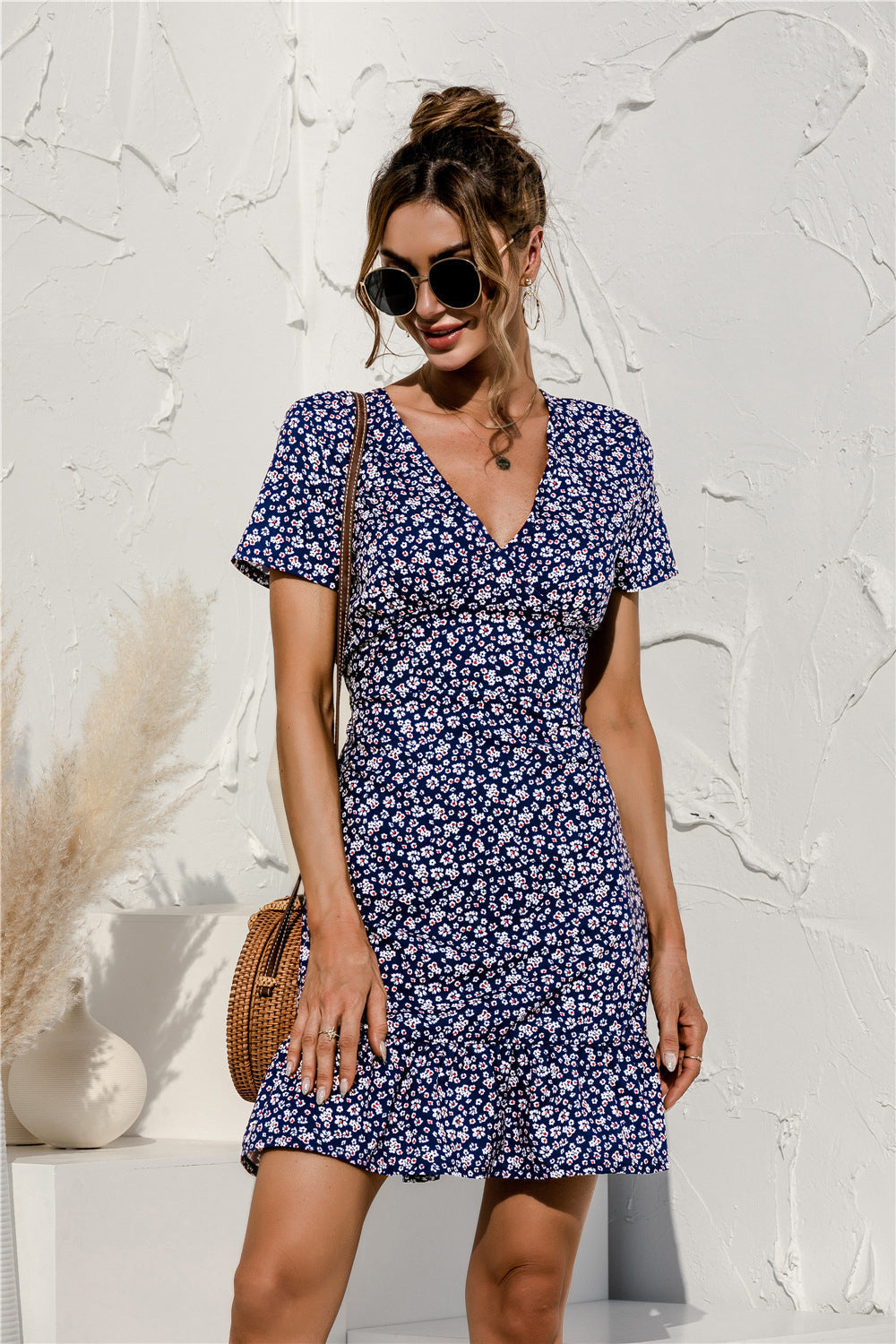 Beautifully Finished Dress in a Timeless Design