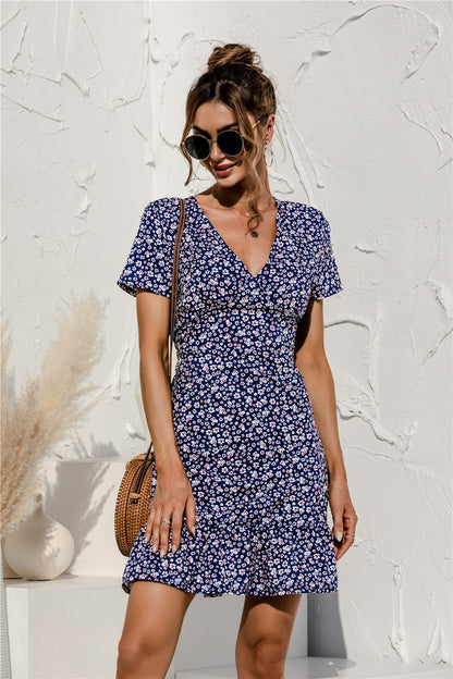 Beautifully Finished Dress in a Timeless Design