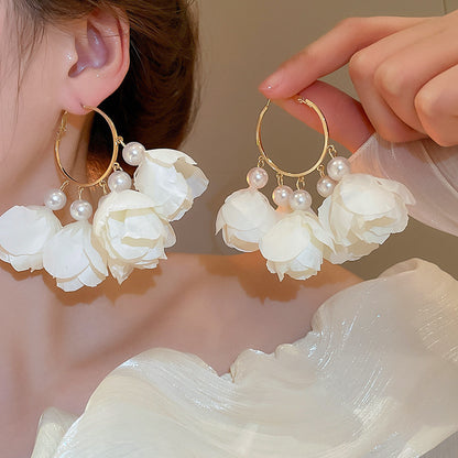 Beautiful Silver Earring with Unique Style