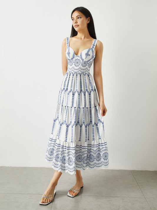 Sophisticated Dress with a Clean Classic Look