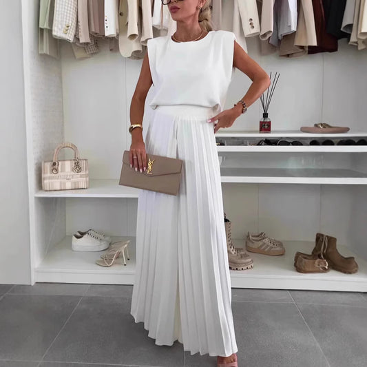 A Vintage Style Trousers with Delicate Timeless Details