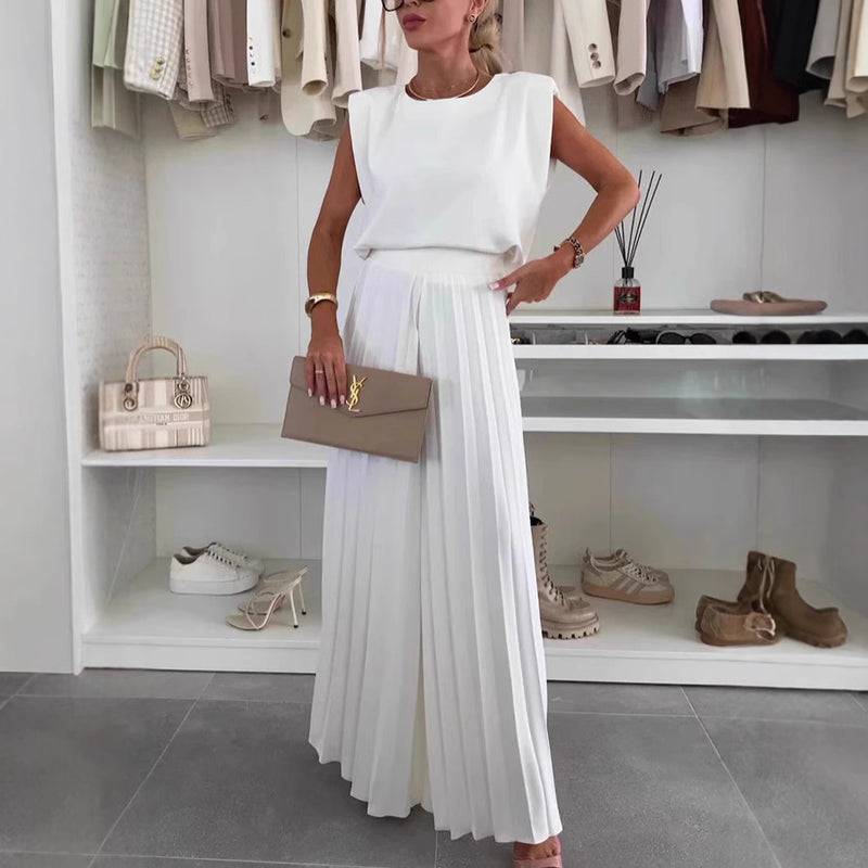 A Vintage Style Trousers with Delicate Timeless Details