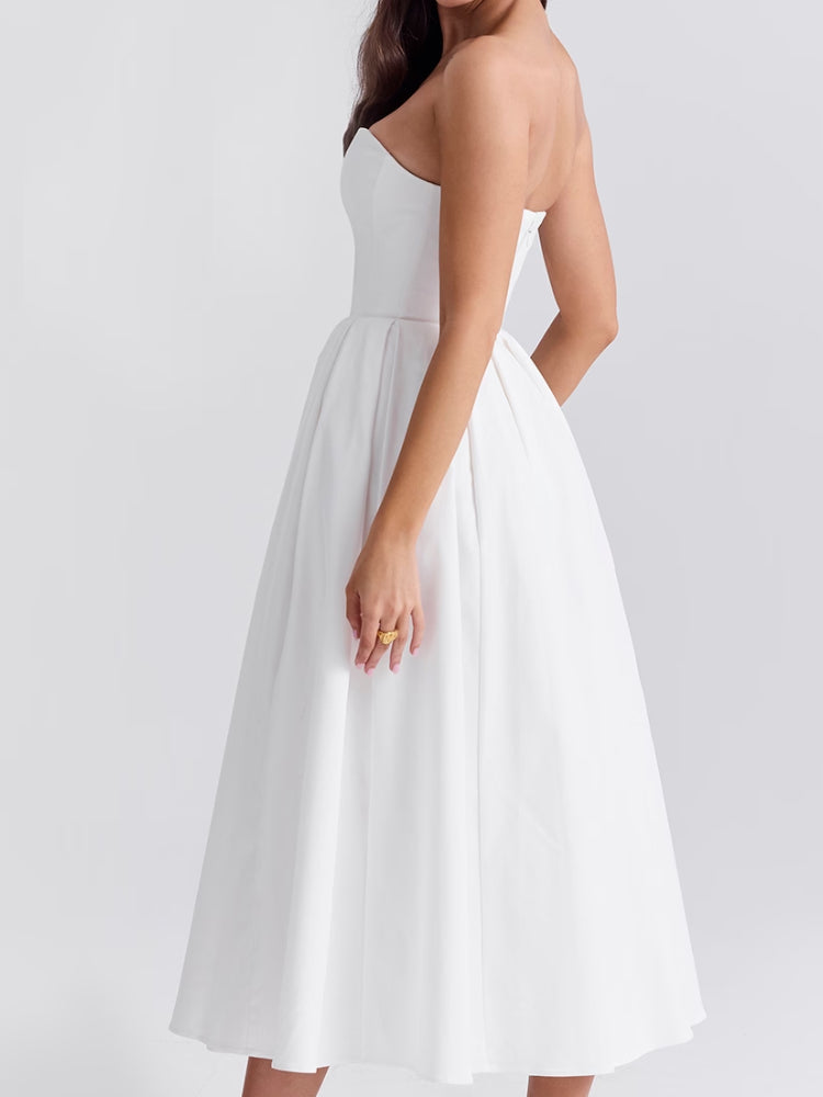 Beautifully Finished Dress in a Timeless Design