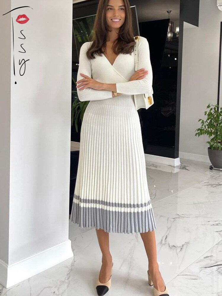 Beautifully Crafted Dress in a Classic Style