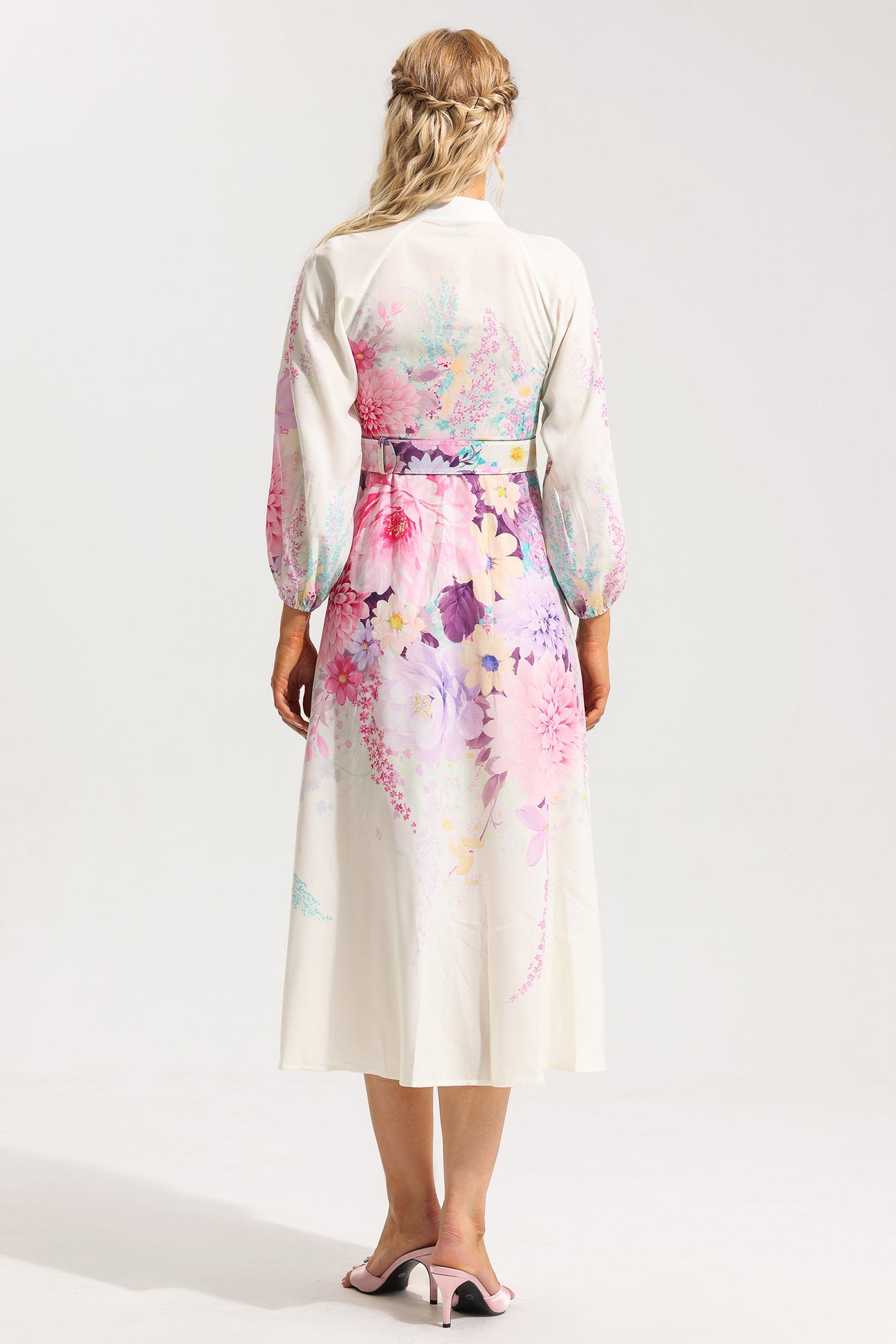Beautifully Finished Dress in a Timeless Design