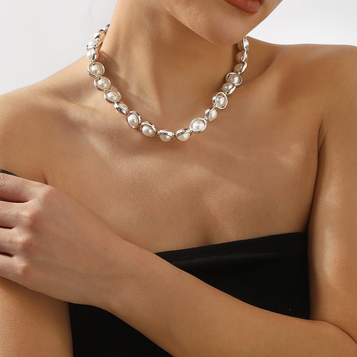 Romantic Pearl Necklace for Special Moments