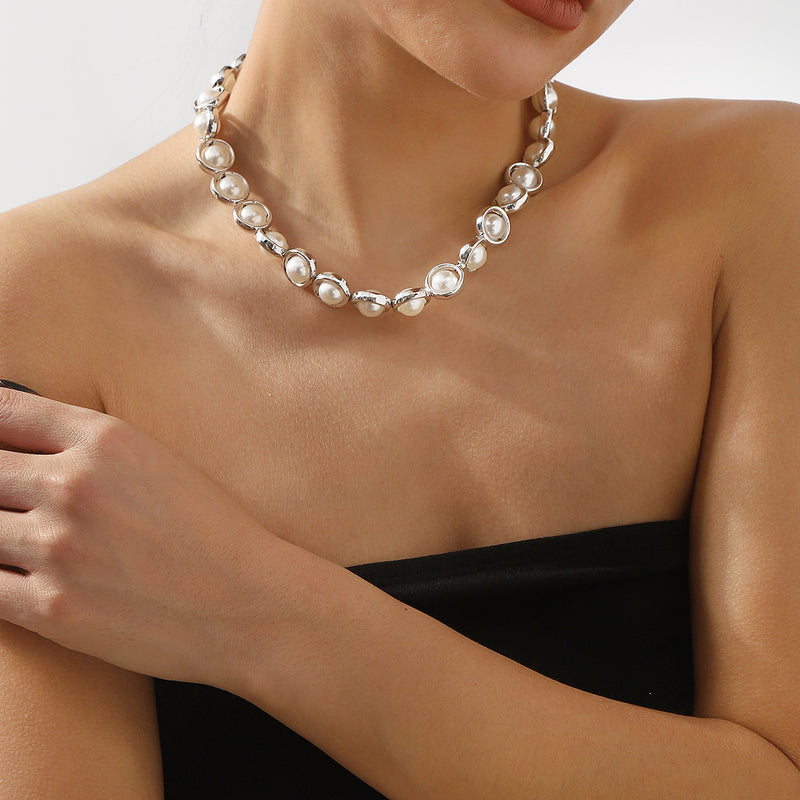 Romantic Pearl Necklace for Special Moments