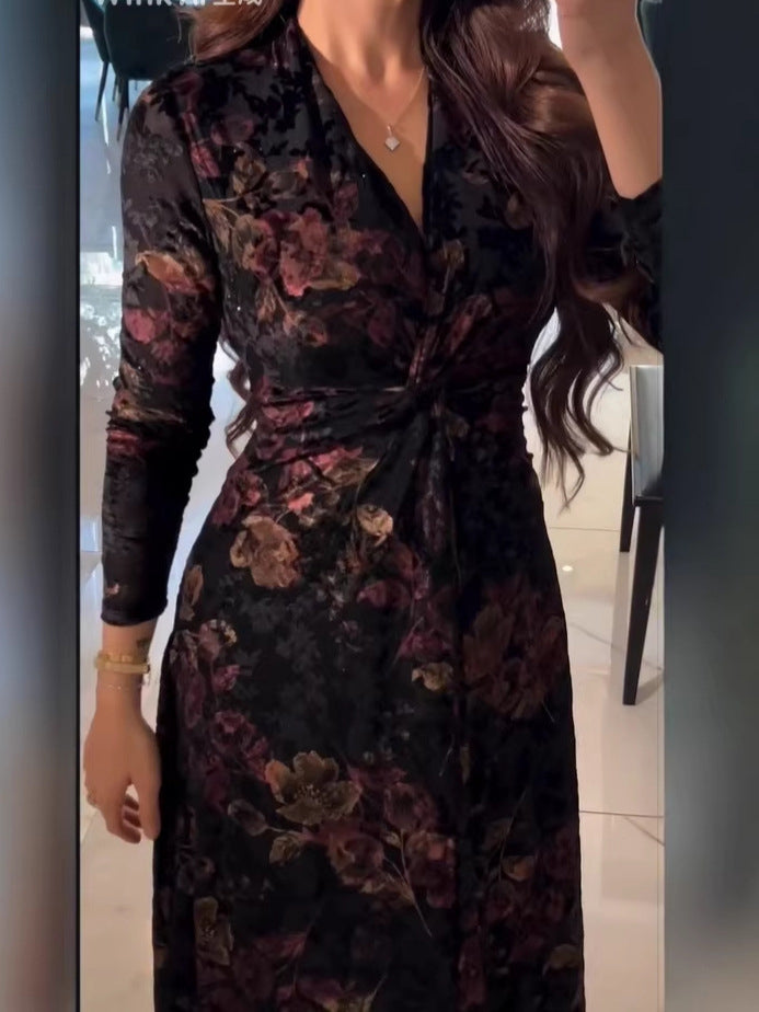 Well Tailored Dress with a Graceful Silhouette