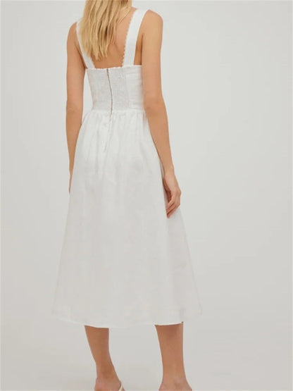 Beautifully Finished Dress in a Timeless Design