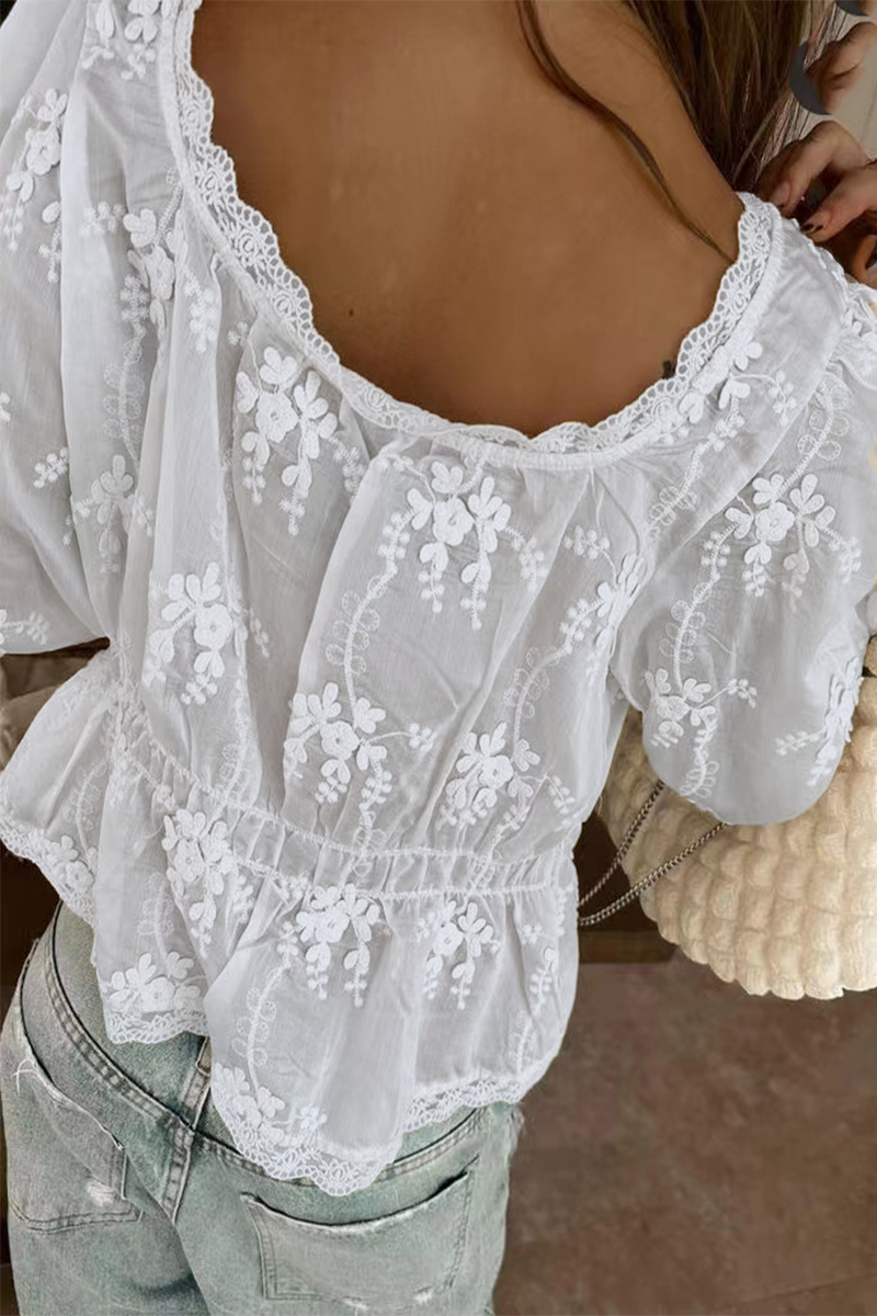 Classic Vintage Blouse with a Flattering Fit