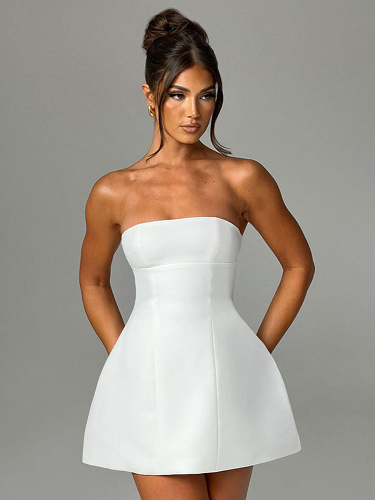 Beautifully Finished Dress in a Timeless Design